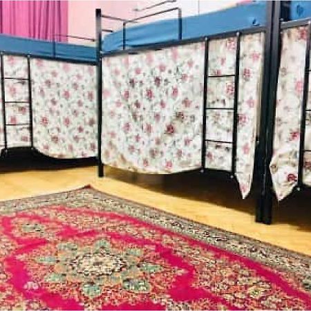Taj Hostel Тбилиси Экстерьер фото