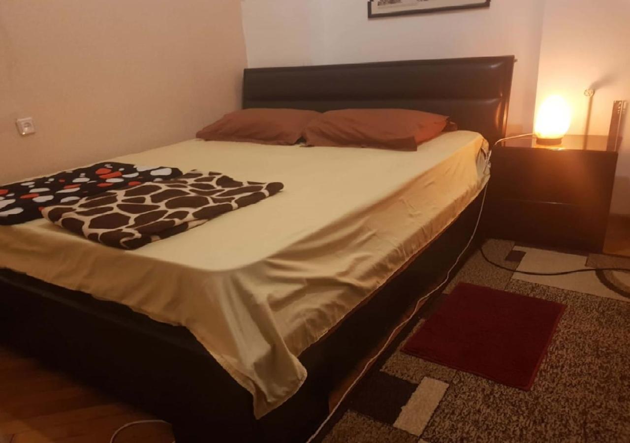 Taj Hostel Тбилиси Экстерьер фото