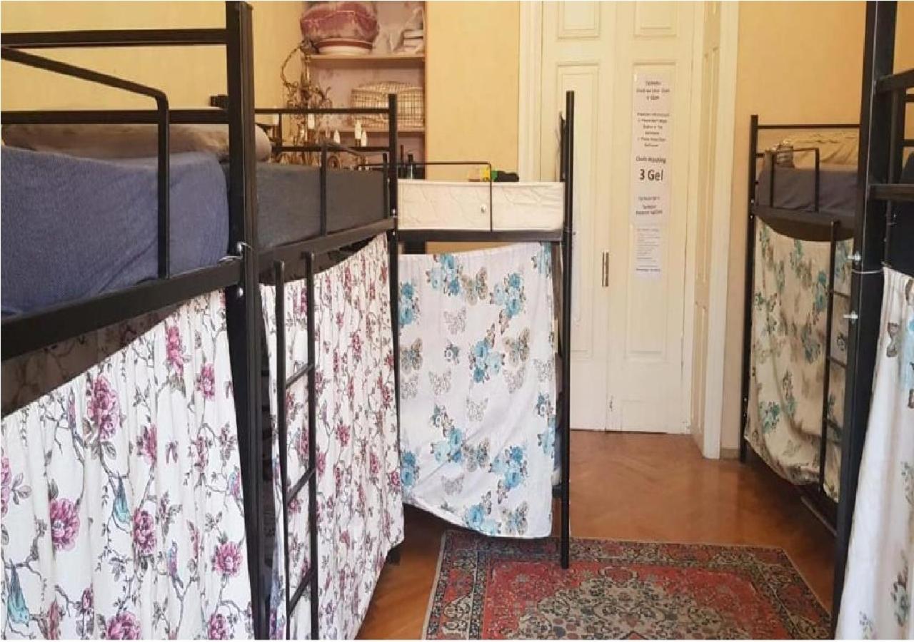 Taj Hostel Тбилиси Экстерьер фото